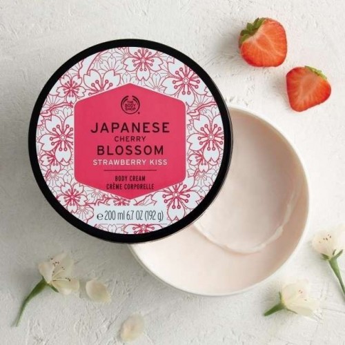 The body shop japanese 2024 cherry blossom strawberry kiss